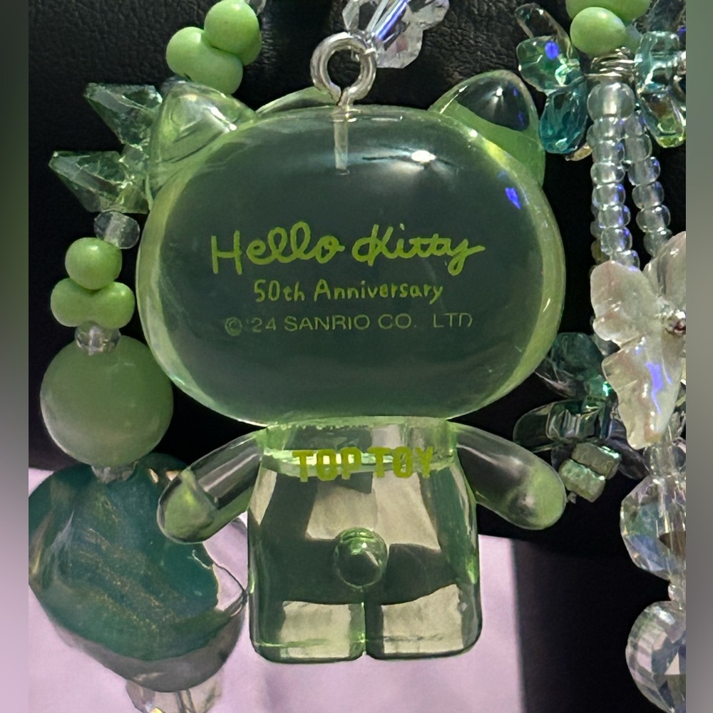 Hello Kitty Green Charms - Picture 3 of 3
